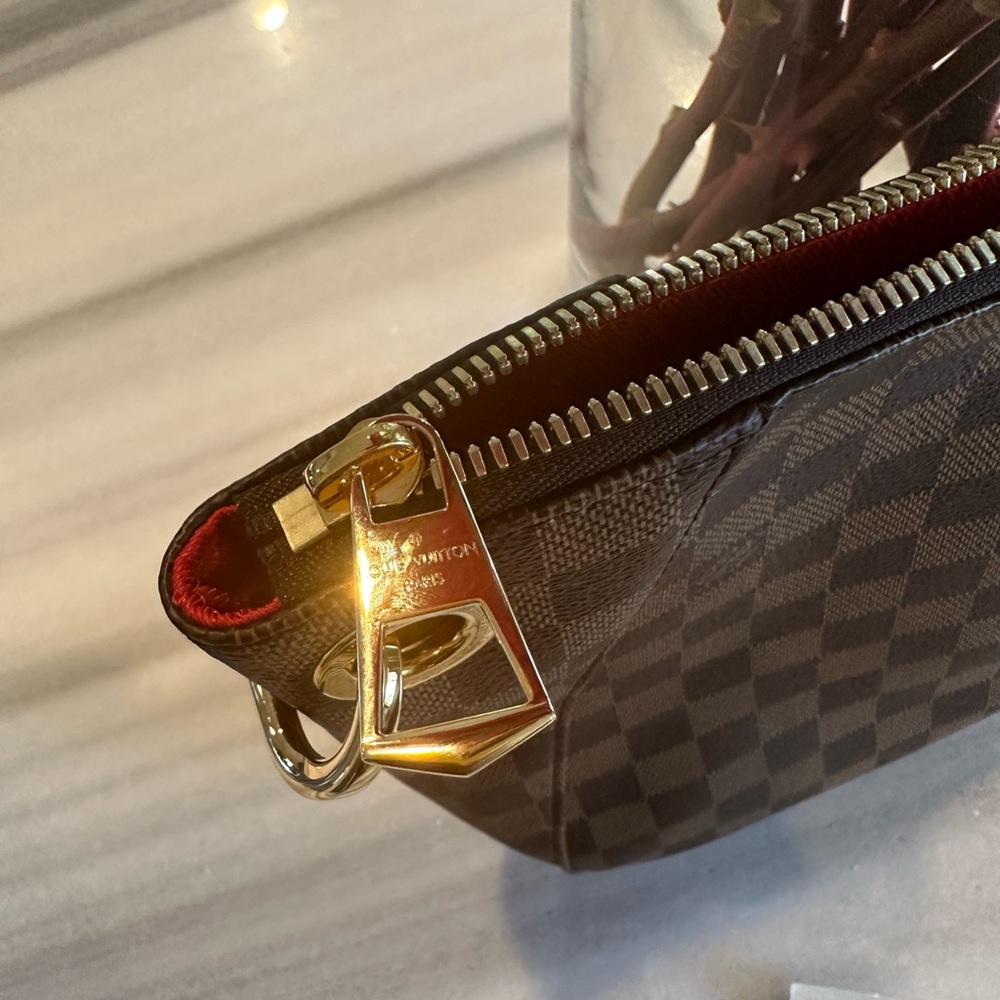 AUTHENTIC Louis Vuitton Southbank Besace Crossbody Bag NEW WITH TAGS!! - Picture 6 of 11